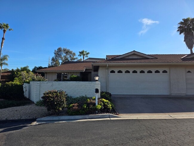 Building Photo - Single story 3 bedroom duplex right off El Camino Golf Course in the heart of Oceanside, recently...