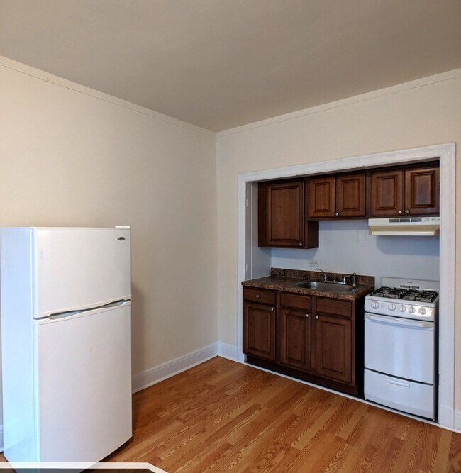 Photo - 3335 W Diversey Ave Unit 136