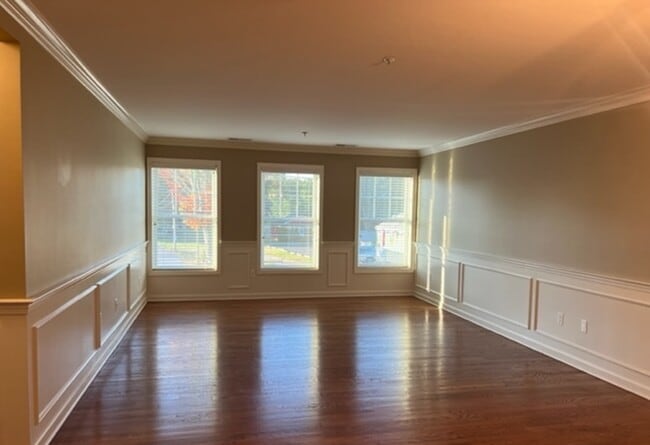 Photo - 67 W Main St