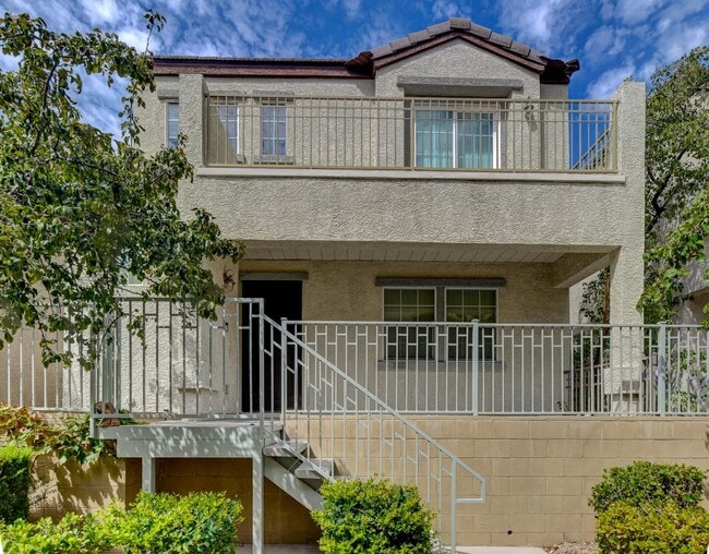 Beautiful 2 Story, 3 Bedroom Home Northwest! - Beautiful 2 Story, 3 Bedroom Home Northwest!
