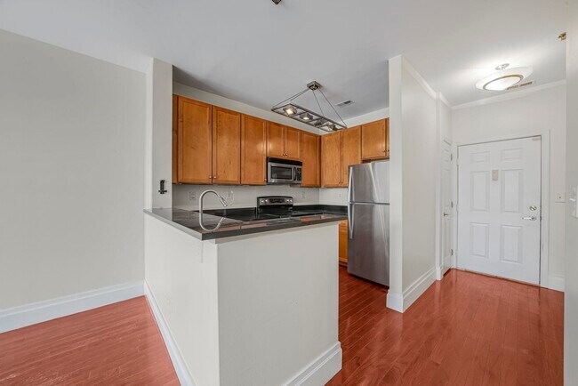 Photo - 24 Ave at Port Imperial Unit 123