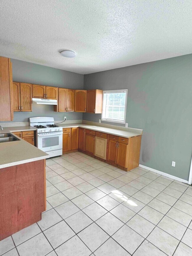 Photo - 446 W Parish Rd