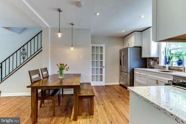 Building Photo - 258 Burgess Ave