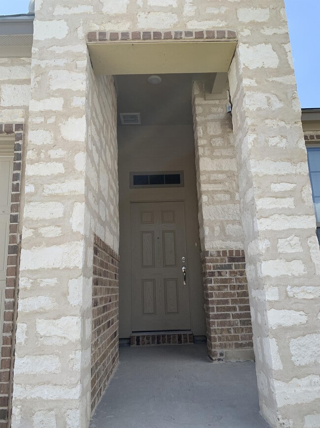 Photo - 1006 Aurora Grove Bend