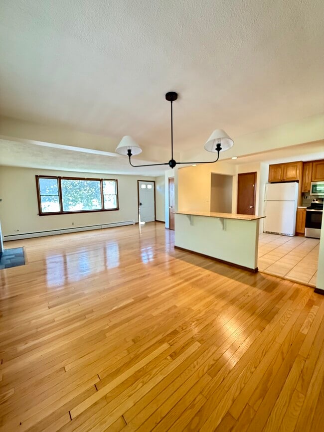 Photo - 41 Loomis St Apartments Unit 1