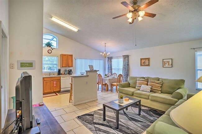 Photo - 2660 Hemingway Ave
