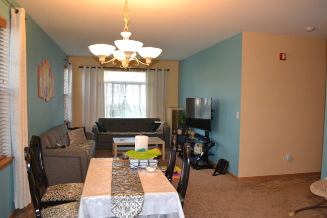Photo - 929 Genesee Dr