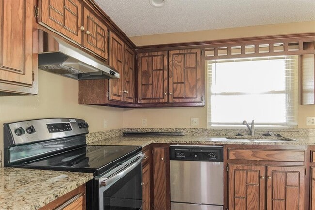 Photo - 10616 S Blackwelder Ave