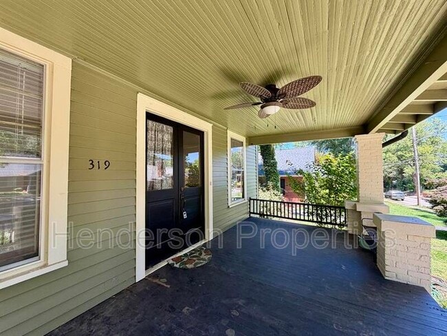 Photo - 319 N Mulberry St