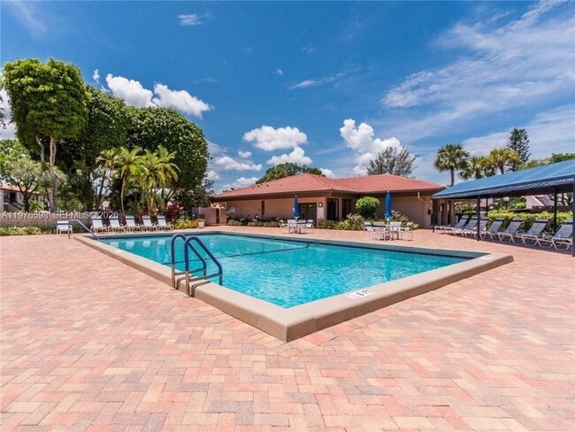 Building Photo - 21559 Cypress Hammock Dr Unit 44J
