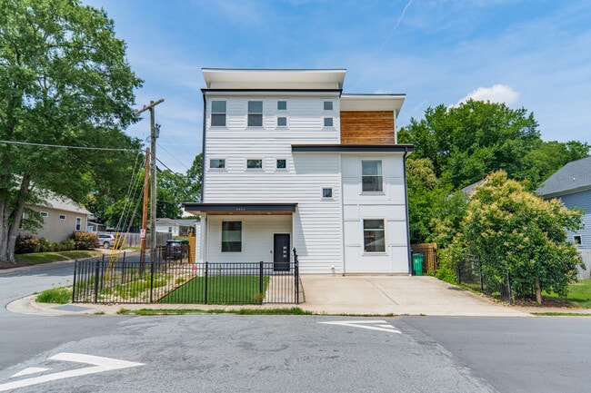 Photo - 1401 Kennon St House