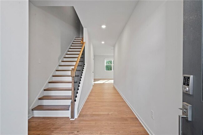 Photo - 785 Summerwood Ln