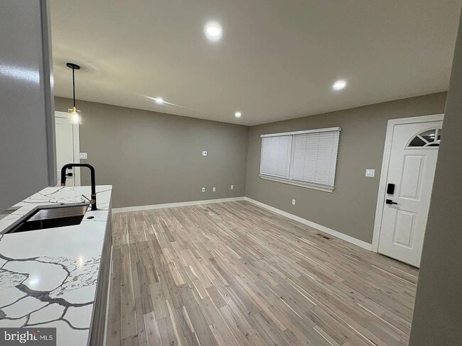 Photo - 13223 Hawthorn Ln