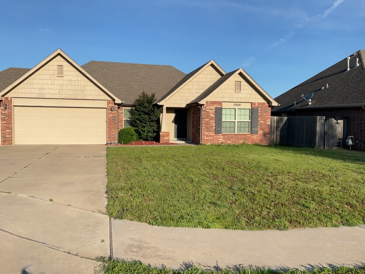 Photo - 13506 S Nyssa Pl House