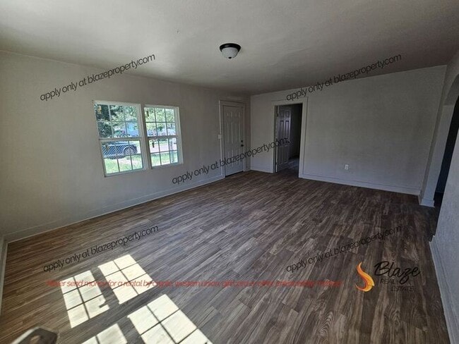 Building Photo - COMING SOON ! Charming 2-Bedroom Home ALL ...