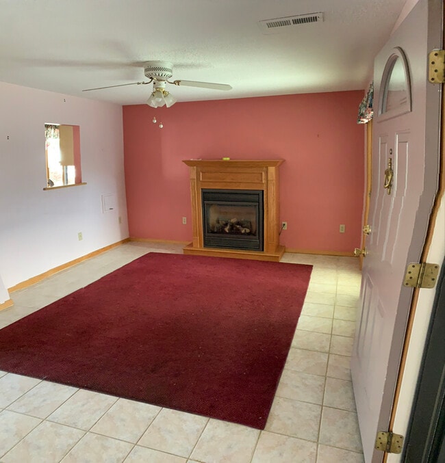 Photo - 43 Commons Dr