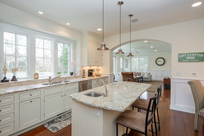 Photo - 21 Fieldview Ln