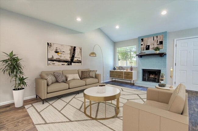 Building Photo - 408 Vista W Ct Unit A