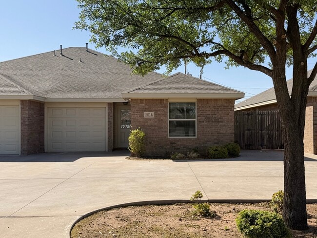 Photo - 5203 Graceland Dr