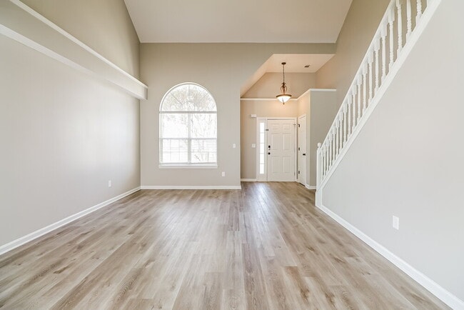 Photo - 20 Grayson Ln