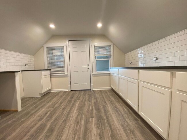 Photo - 3657 W Oakdale Ave Unit 3