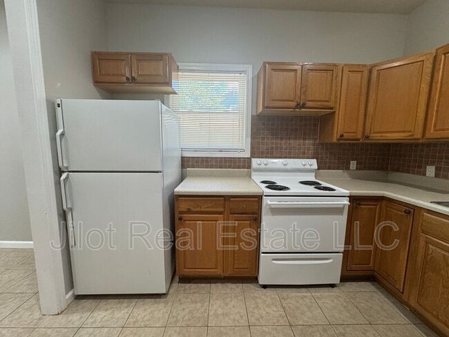 Photo - 1366 Clermont Ave Unit B