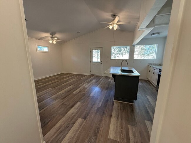 Photo - 1720 Aztec St