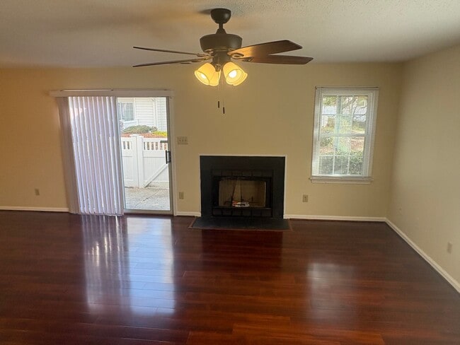 Photo - 27 F Tamarisk Quay