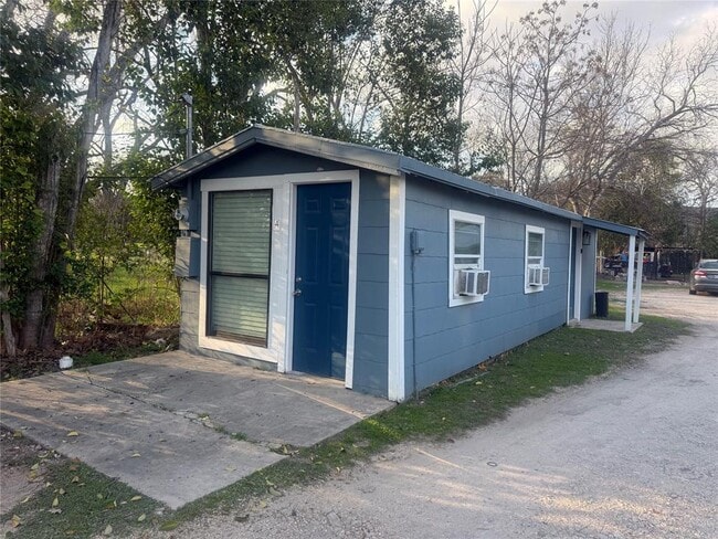 Photo - 2113 River Rd