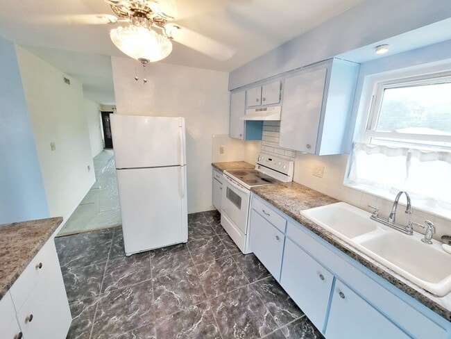 Photo - 2 Bedroom 1 Bath Second Floor Condo in St.... Unit 201
