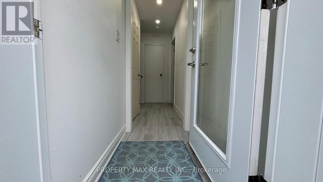 Photo - 30 Glenabbey Dr
