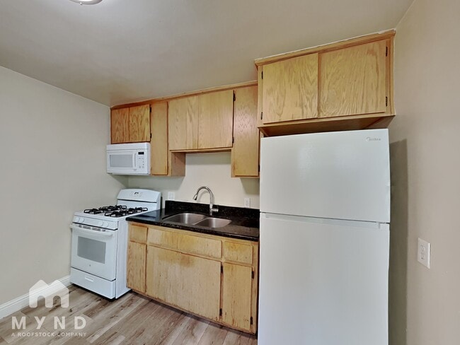 Photo - 1852 Grand Ave