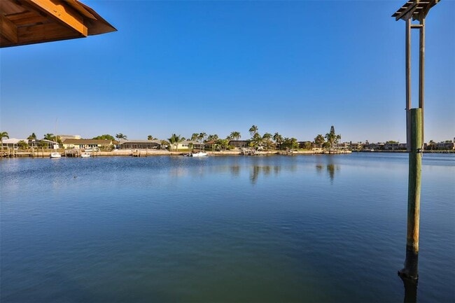 Building Photo - 6422 Lake Sunrise Dr Rental