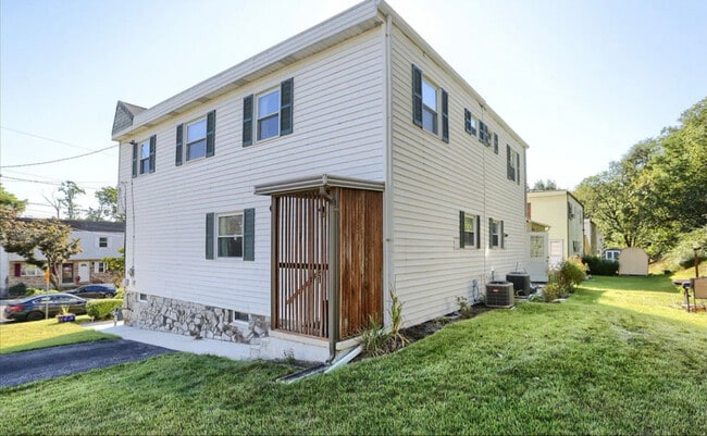 Photo - 830 Erford Rd