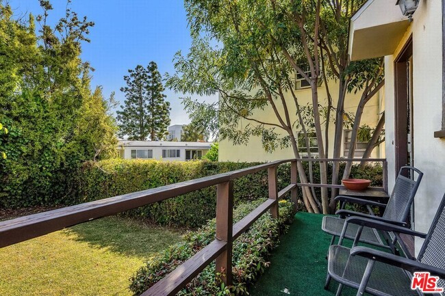 Photo - 614 Midvale Ave