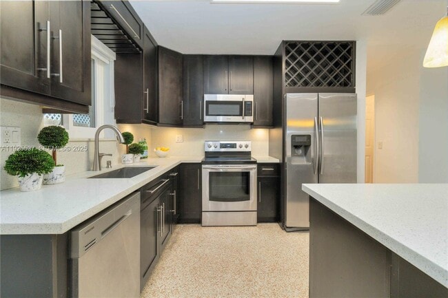 Photo - 2401 SW 3rd Ave