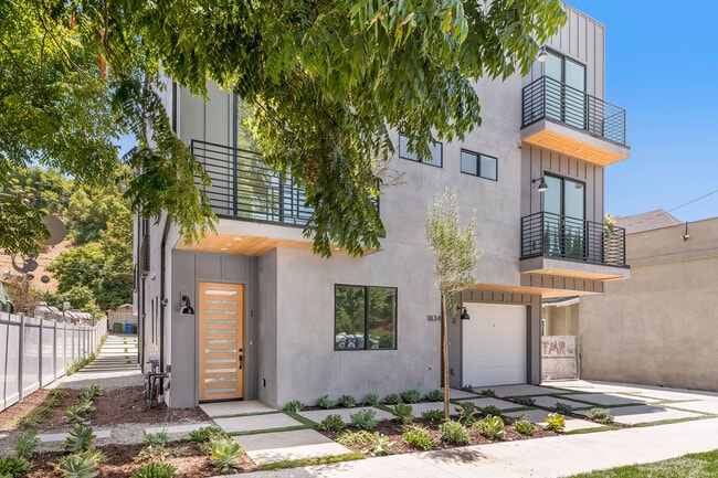 Photo - 1834 Echo Park Ave Unidad 1819 Ashmore Pl