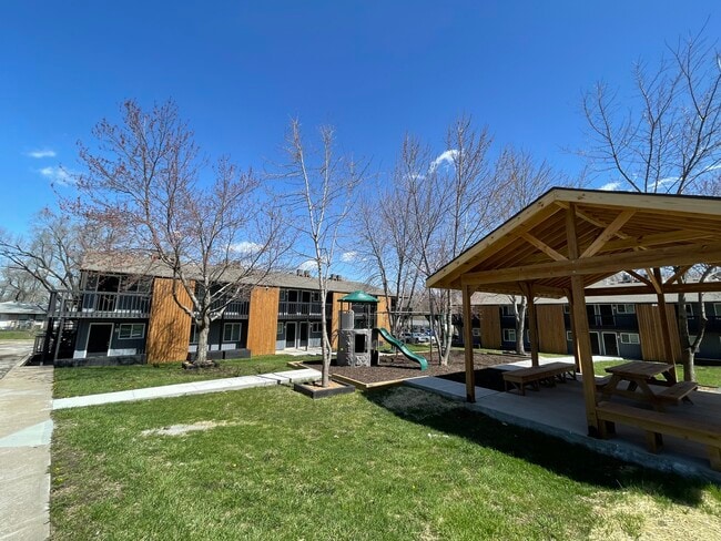 Photo - Chelsea Apartments