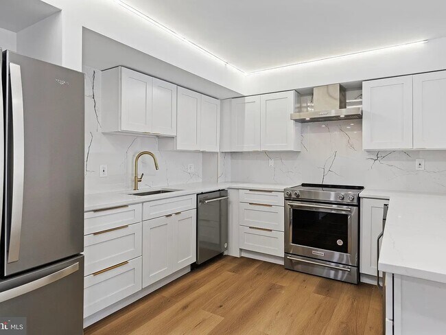 Photo - 1080 Wisconsin Ave NW Unidad 504