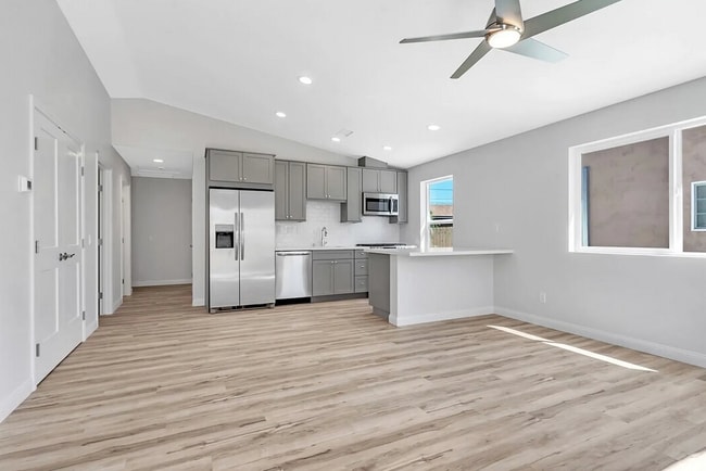 Photo - 4 bed 3 bath Prime Location!