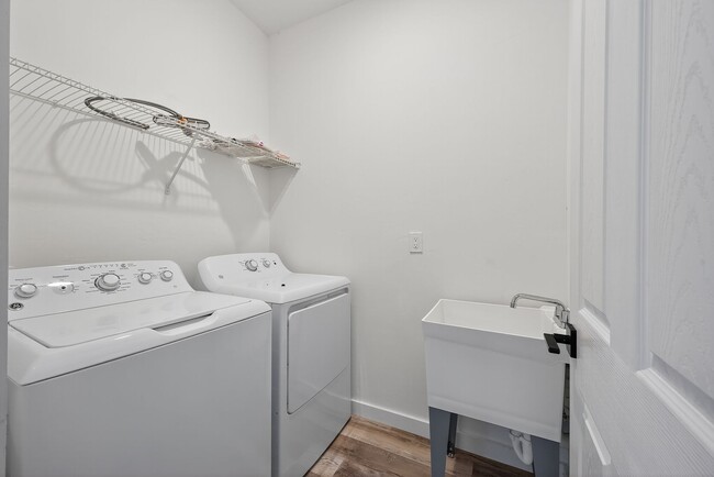 Photo - 181 NW 6th Pl