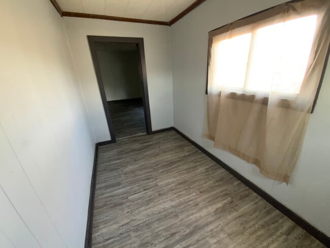 Photo - 12 S Beard St