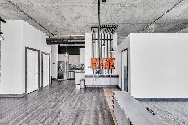 Photo - 2100 Van Buren St Unidad 203