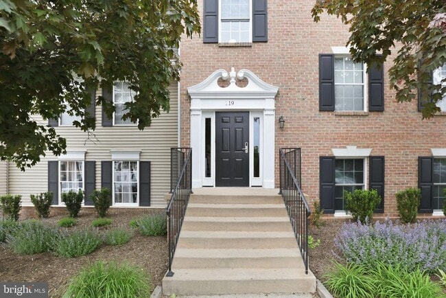 Photo - 119 Fort Evans Rd SE Unit B