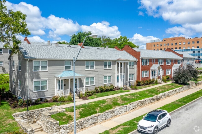 Warwick Court Townhomes