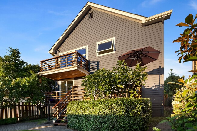 Photo - 3bd/2ba Seattle Home