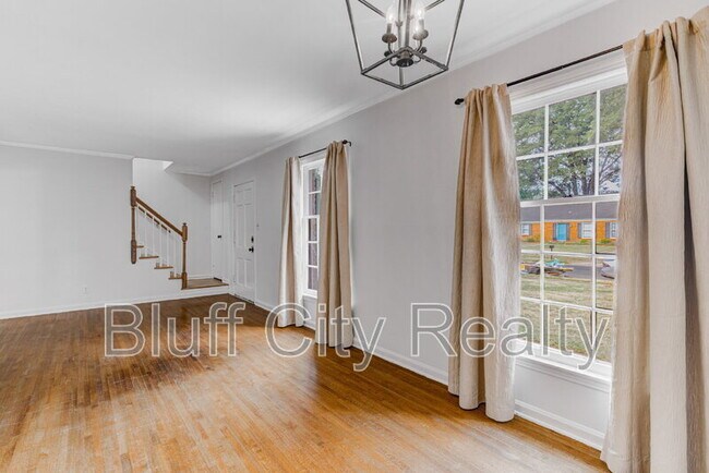 Photo - 1620 Sterling Dr