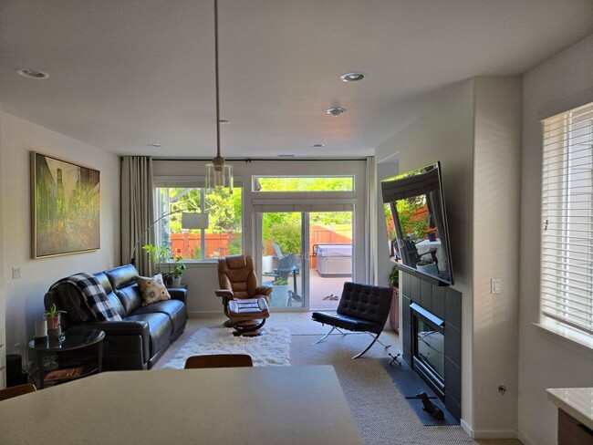Photo - 4146 Bainbridge Ct NE