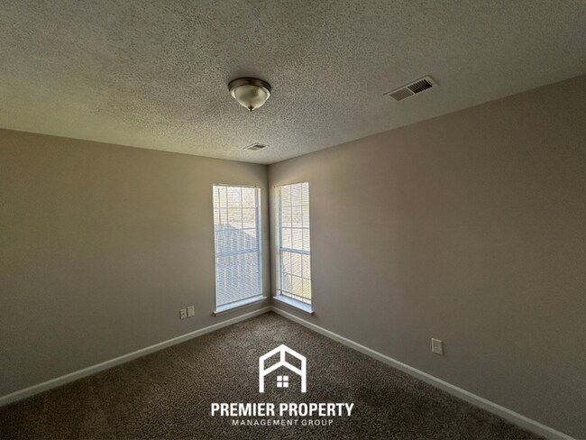 Photo - 4566 Kings Grant Dr