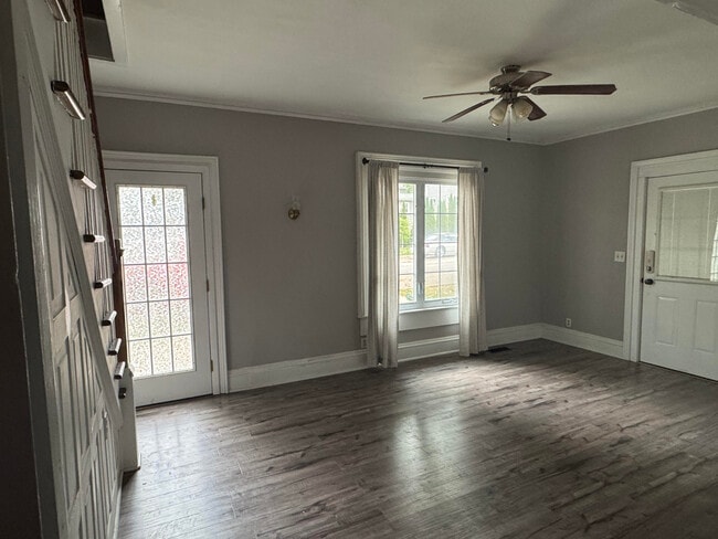 Living Room - 253 Jefferson St